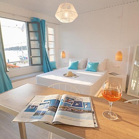 The White Rose Apartment Порос Экстерьер фото