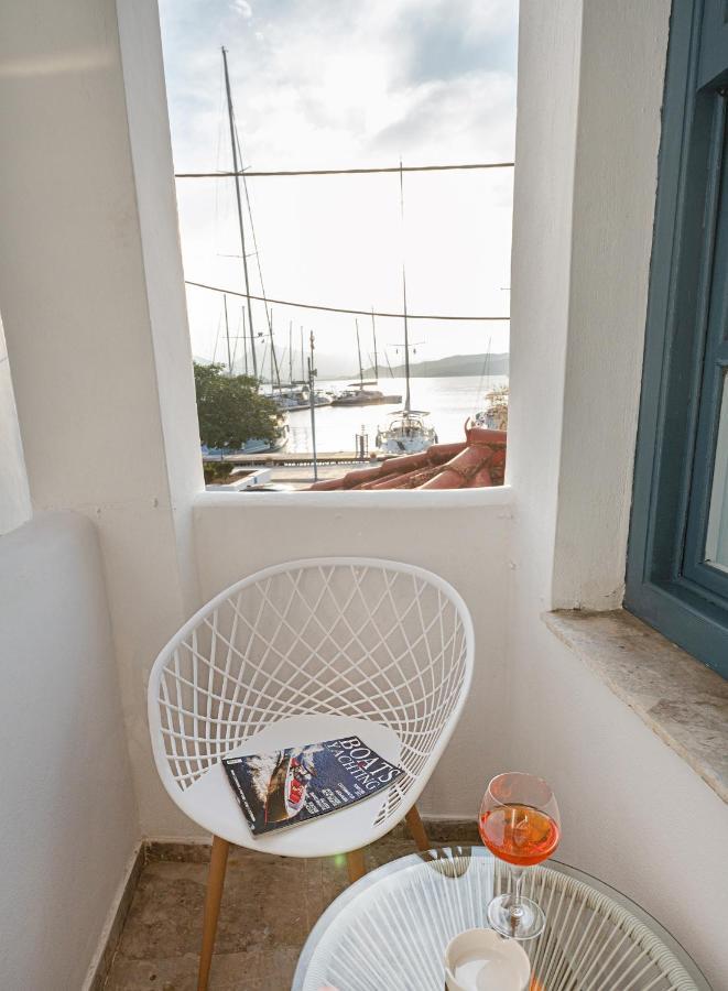 The White Rose Apartment Порос Экстерьер фото