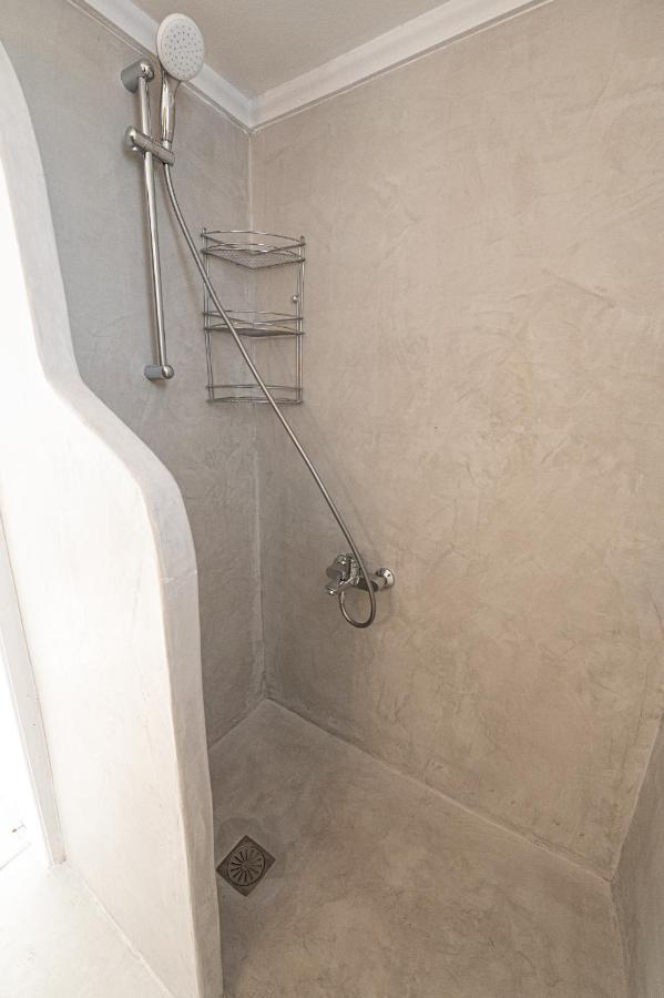 The White Rose Apartment Порос Экстерьер фото